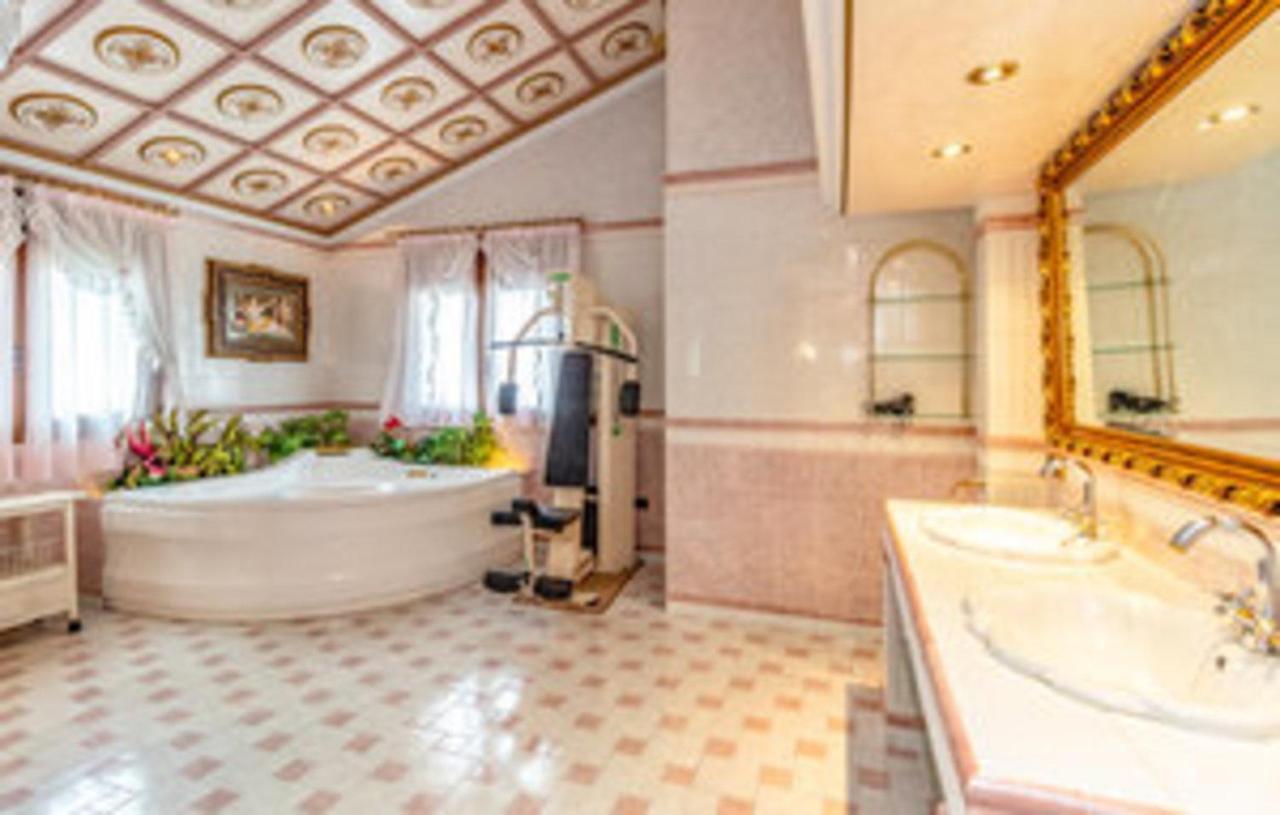 Villaer With Private Pool,near The , Bbq, Wifi *