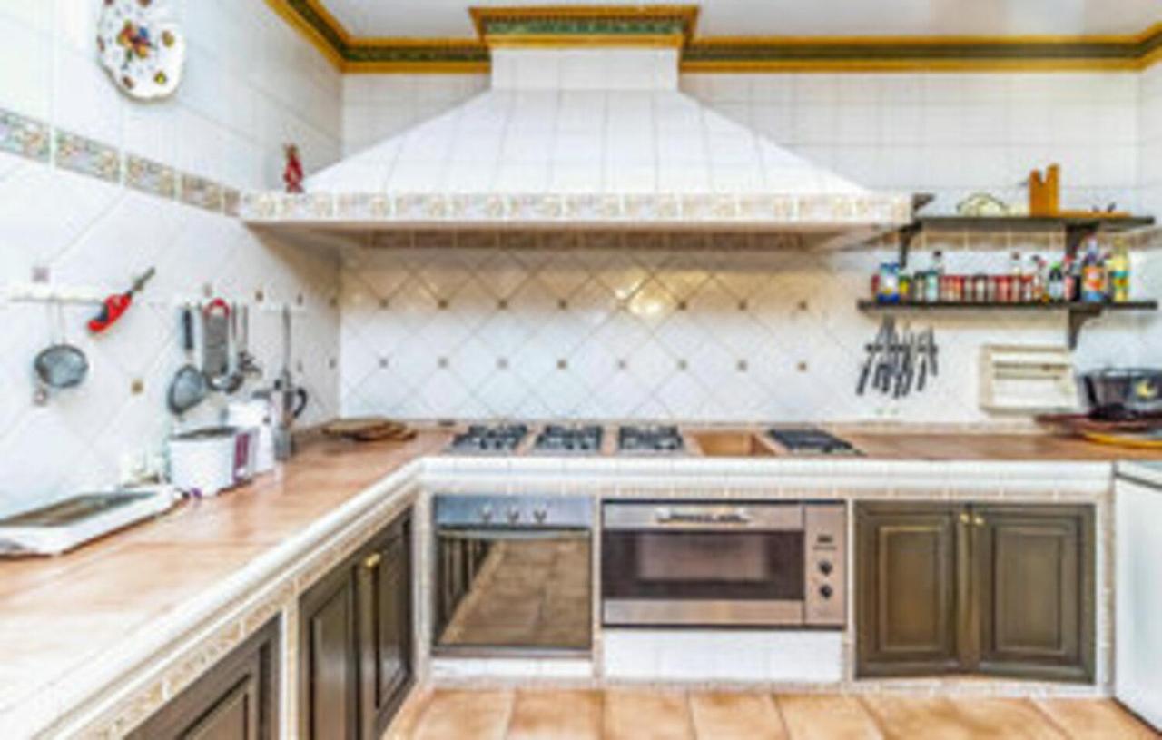 Villaer With Private Pool,near The , Bbq, Wifi